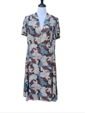 Monoprix femme Multicolor A-Line Dress Bold Floral Print V-Neck Short Sleeves